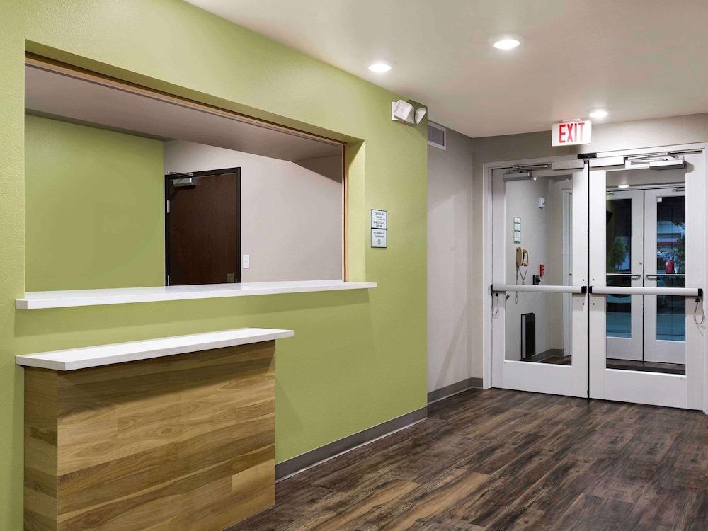Suburban Studios Watford City エクステリア 写真