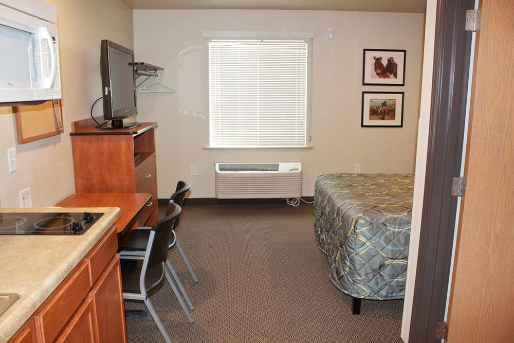 Suburban Studios Watford City 部屋 写真